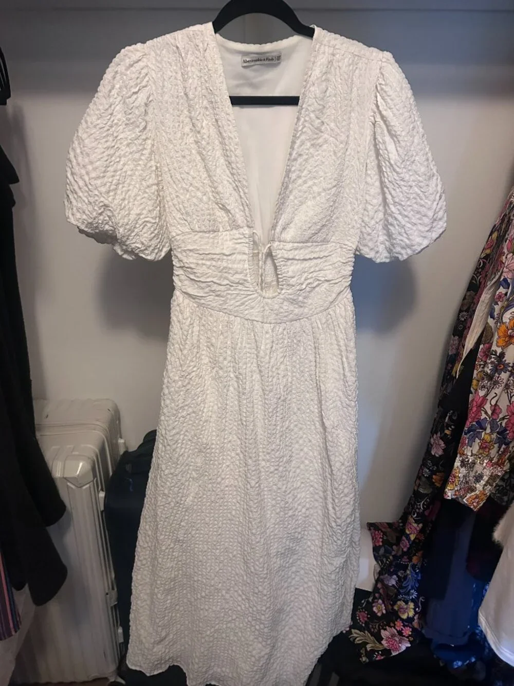 Abercrombie & Fitch Front Tie Textured Puff-Sleeve Maxi Dress